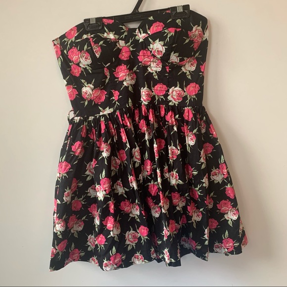 Women’s Medium Black Floral Mini Dress - Picture 2 of 13